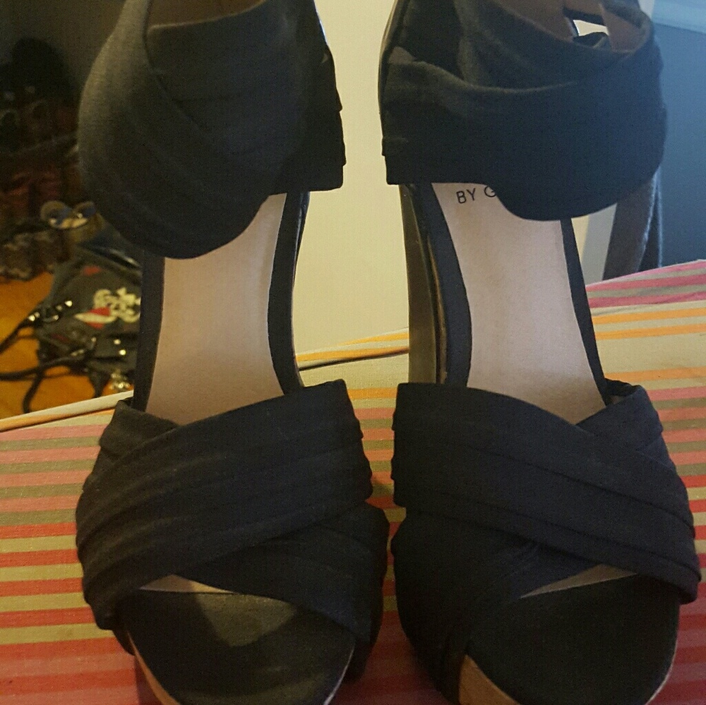 Guess platform sandals