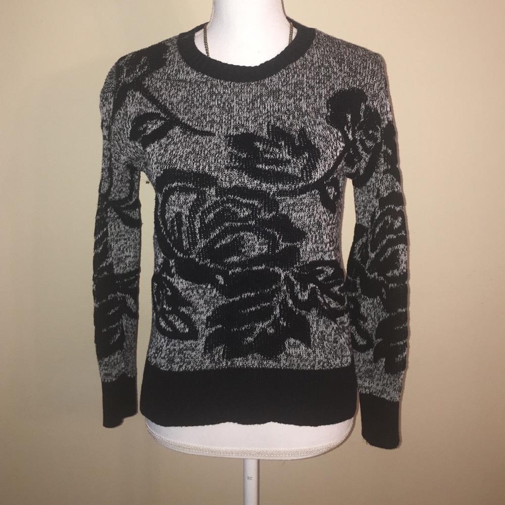 Gap sweater