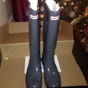 Grey hunter boots 👢