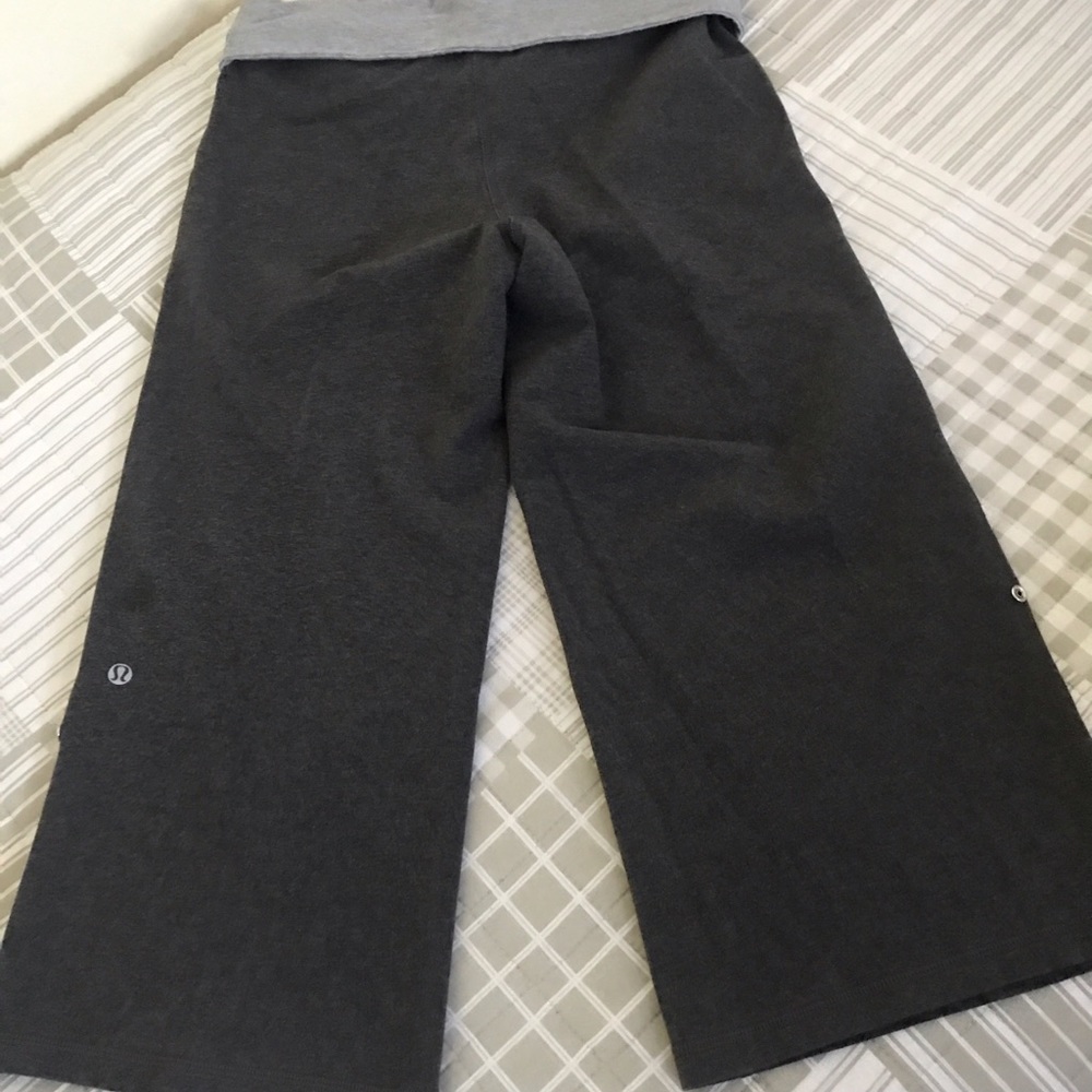 Lululemon - Picture 2 of 4