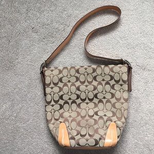 ⭐️ SALE TODAY!  ⭐️ Coach Signature Bucket Handbag