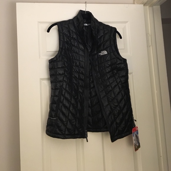 Black north face vest - Picture 1 of 2