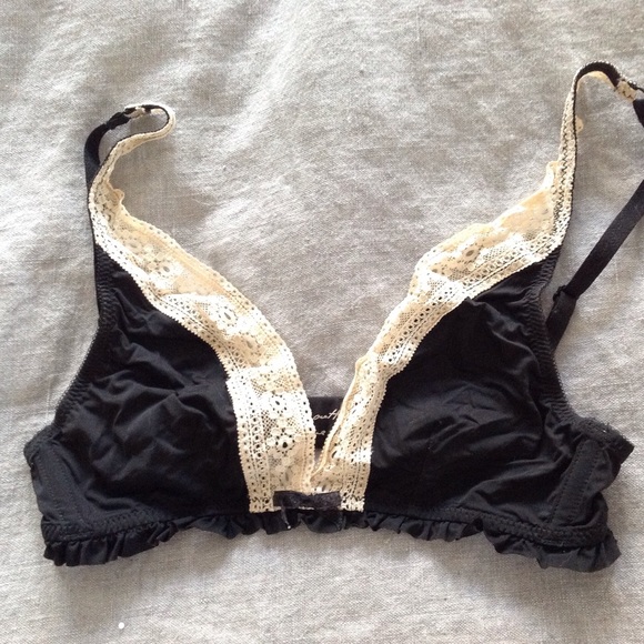 Urban Outfitters Other - Urban outfitters unlined wireless bra with lace.