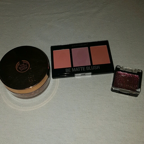 Makeup bundle - Picture 2 of 5