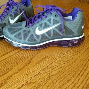 Nike Air max tennis shoes