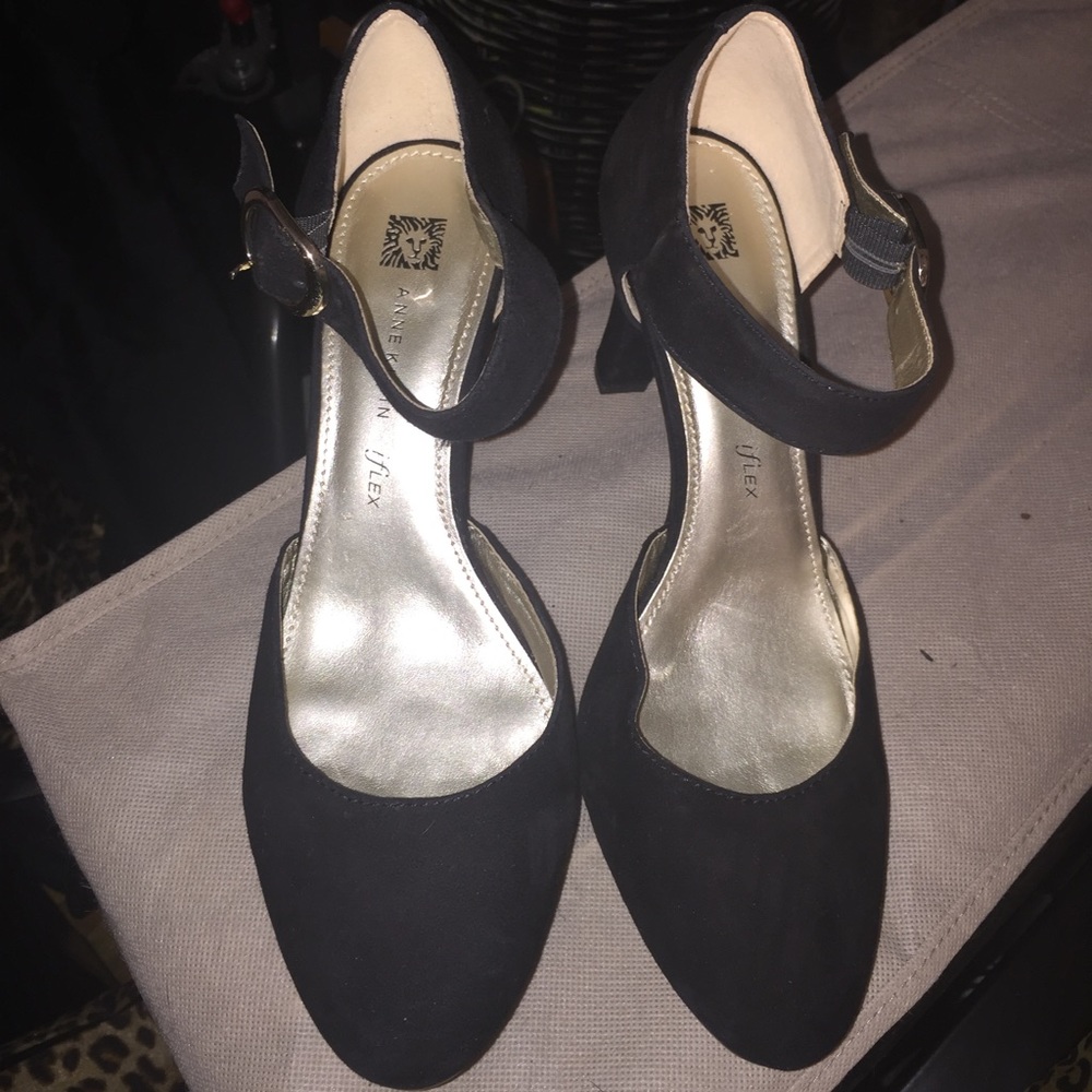 Black 8.5M heels