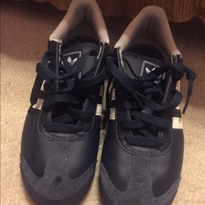 Navy adidas samoa