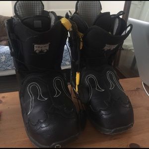 Burton snowboard boots size 7.5