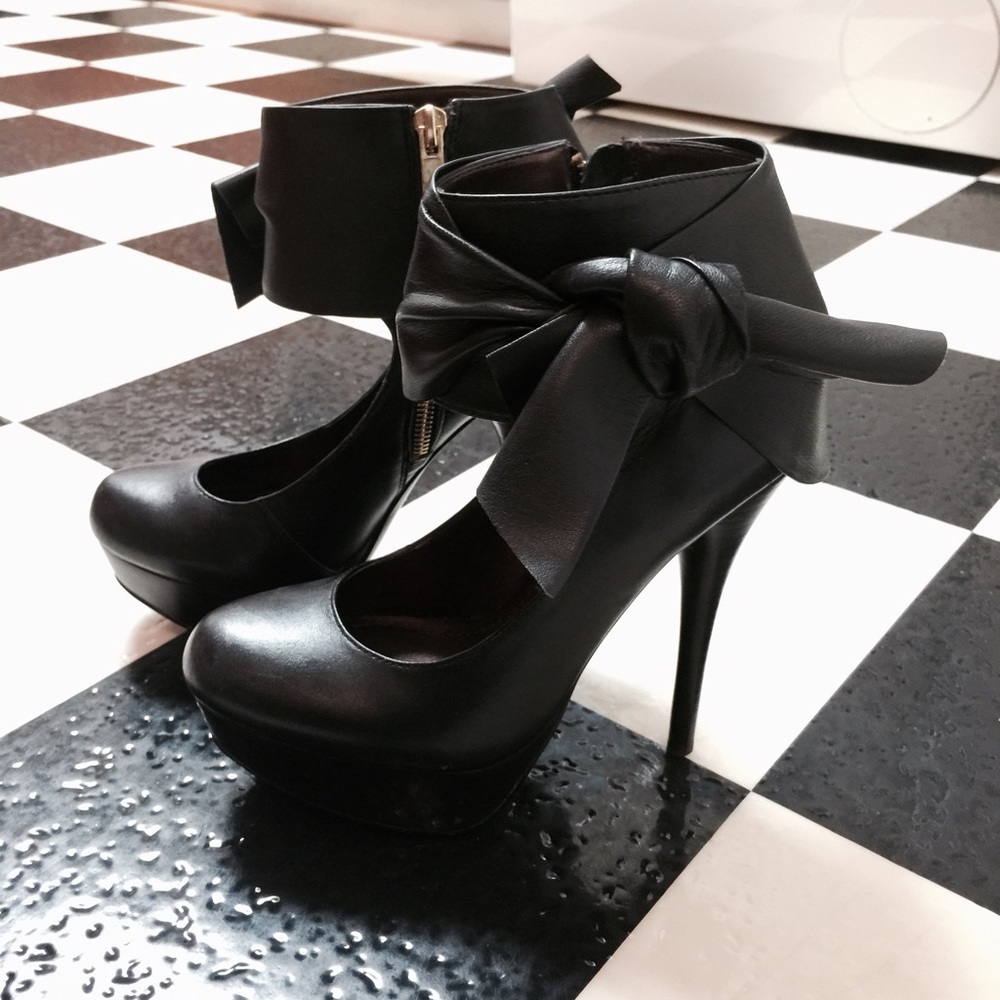 STEVE MADDEN ankle bow pump - black