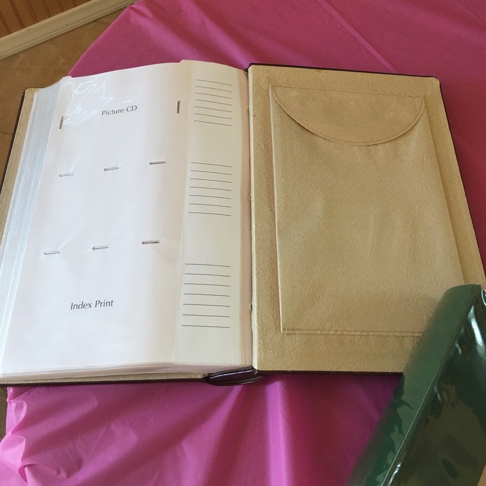 SOLD. Albums bundle - Picture 4 of 4