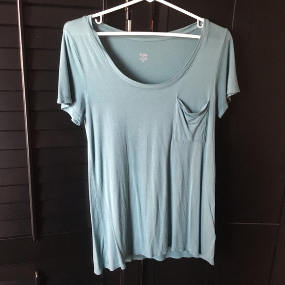 Mossimo tshirt - Picture 1 of 1
