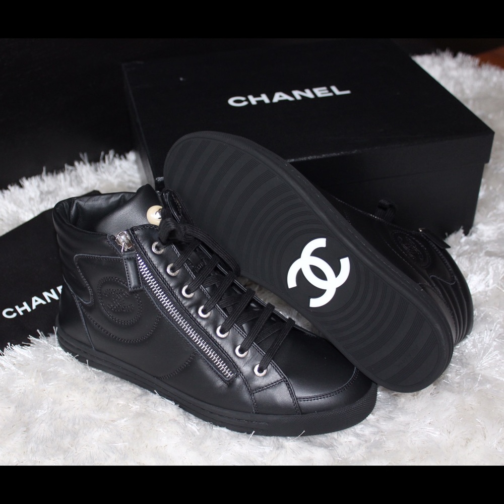 CHANEL Weekend high top sneakers - size 39.5