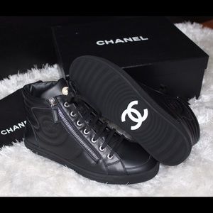 CHANEL Weekend high top sneakers - size 39.5