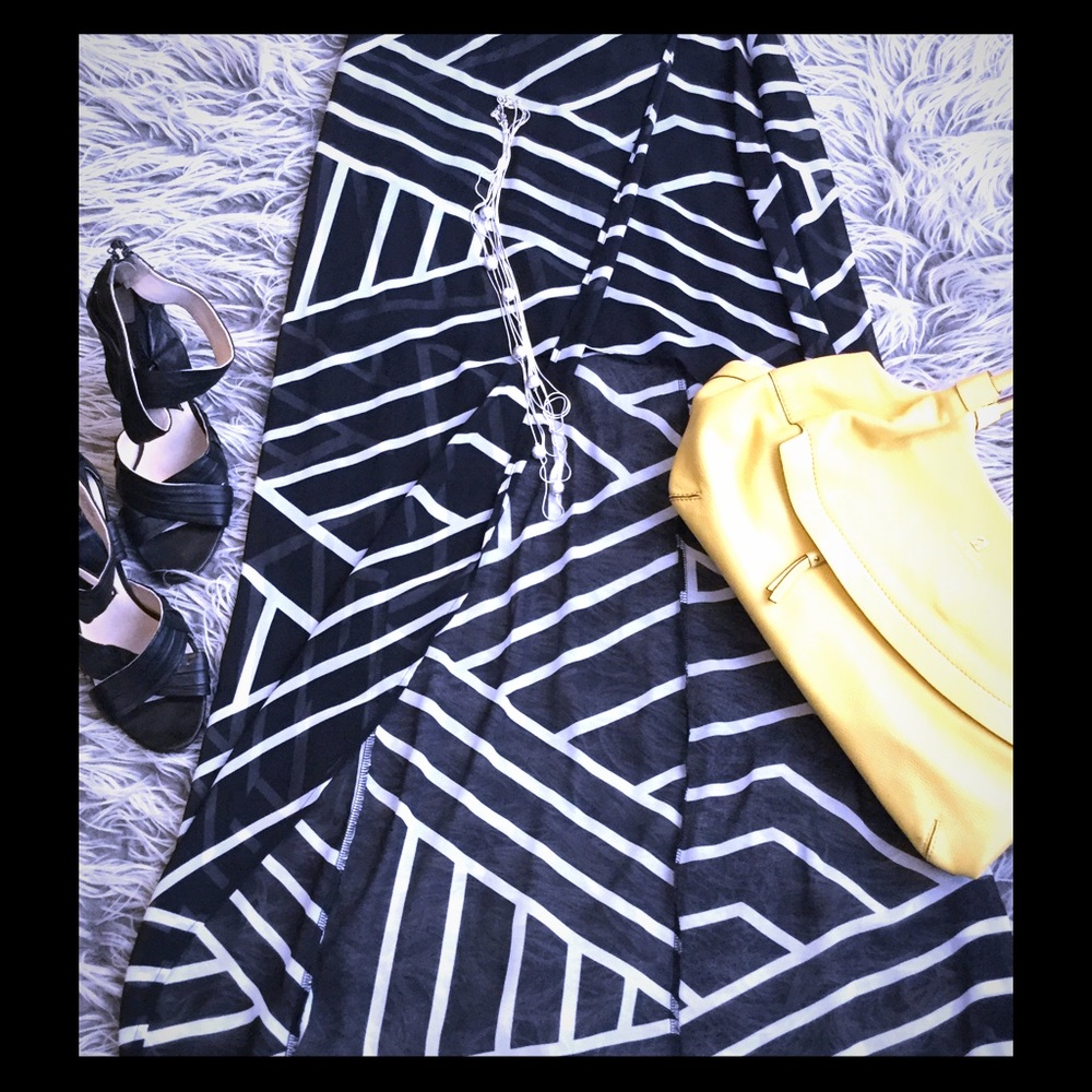 Long skirt with slit