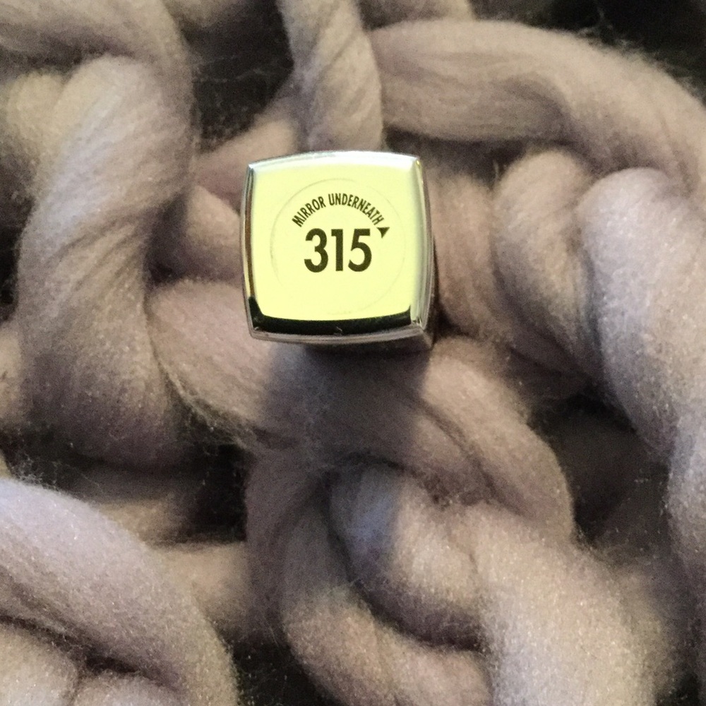 L'ORÉAL RED #315 never fail lip gloss - Picture 2 of 2