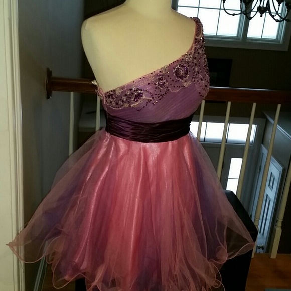 Prom - Picture 2 of 2