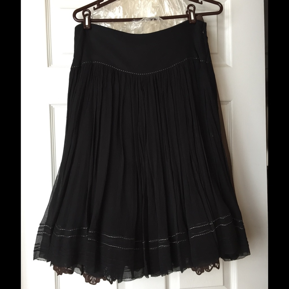 Skirt by Elie Tarhari.
