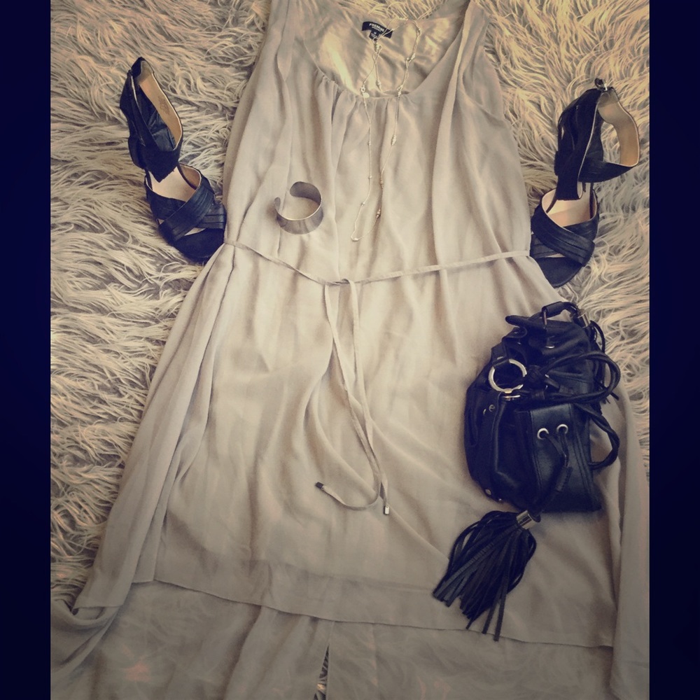 Sleeveless Dress for the perfect date!