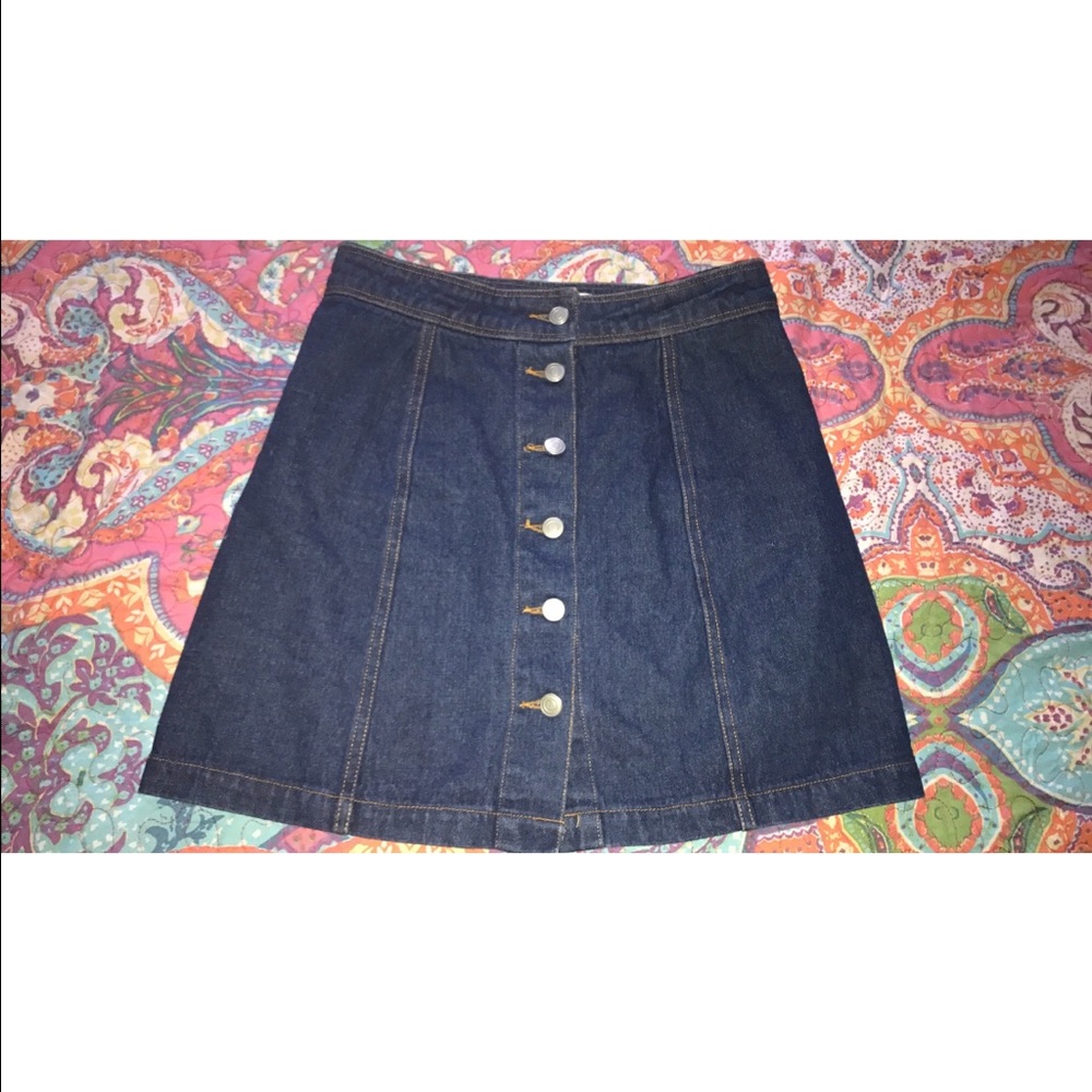 Denim button skirt