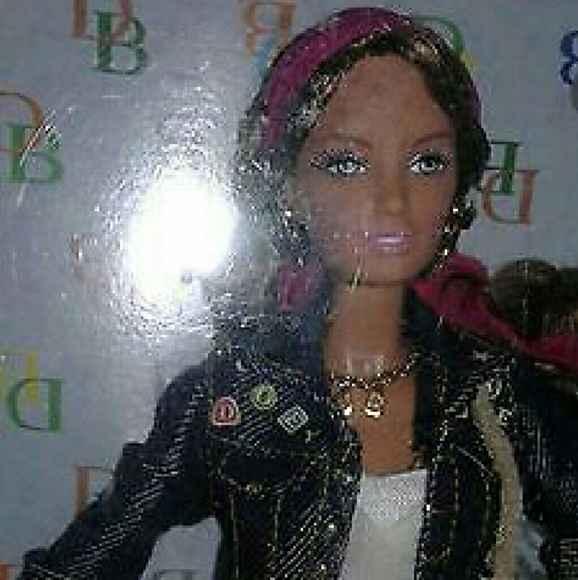 **SOLD*2006 DOONEY & BOURKE PINK LABEL BARBIE DOLL - Picture 2 of 4