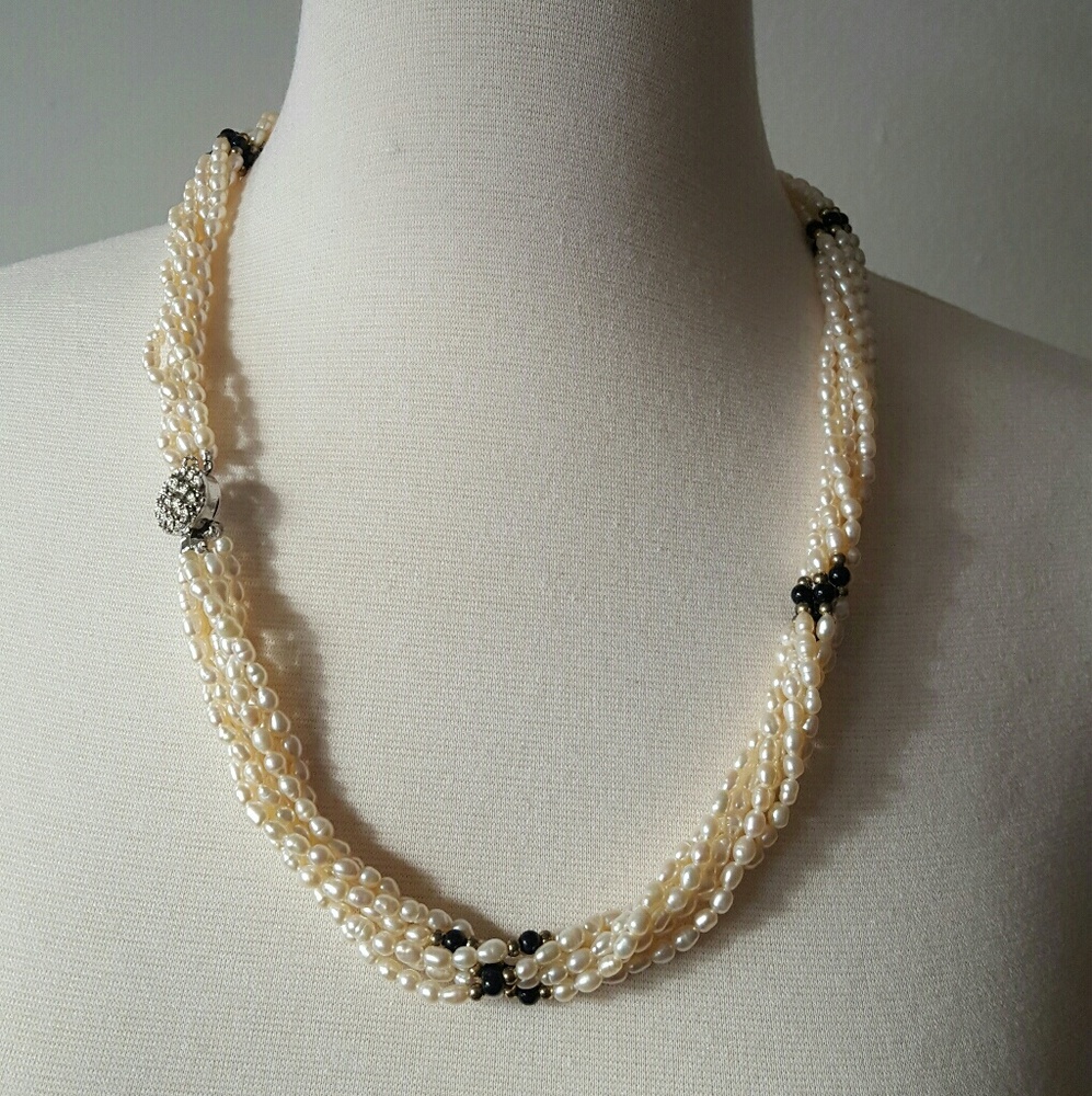 Freshwater pearl necklace