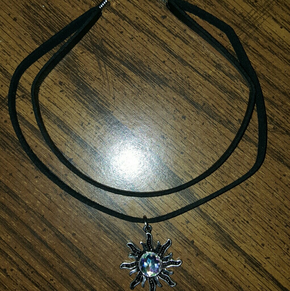 Sun choker
