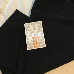 BLACK LEGGINGS. LuLaRoe TC super soft BLACK 🦄🦄