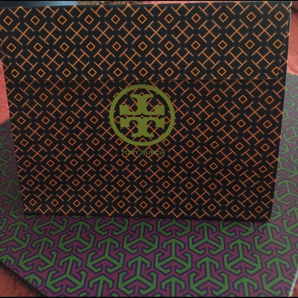 NWT! Tory Burch wallet! - Picture 5 of 8