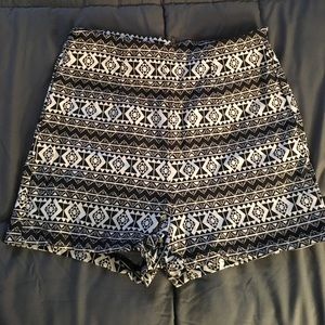 🆕 Aztec shorts
