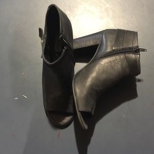 steve madden peep toe heels