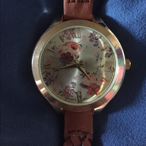 Watch - Picture 2 of 3