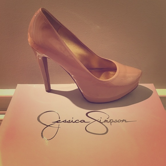 Jessica Simpson Nude Platform Pump 6.5 - Picture 1 of 8