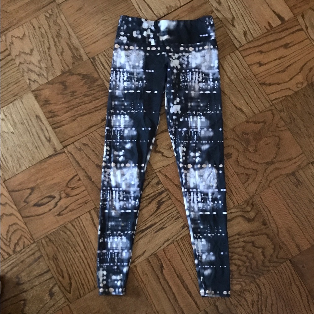 Onzie Skyline Leggings- S/M