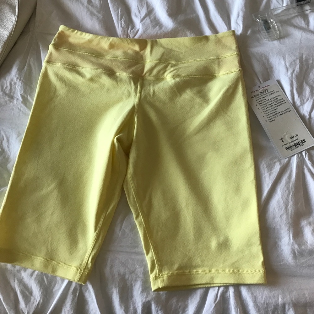 NWT Groove Short Tall bright yellow