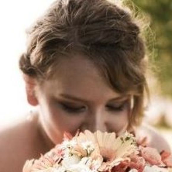 Meet your Posher, Laura - Picture 1 of 1