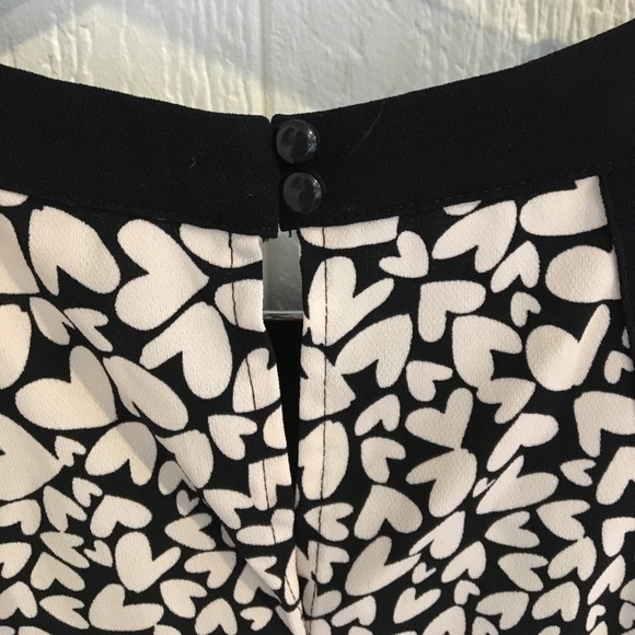 ELLE Black & Cream Heart Print Dress 💟 - Picture 3 of 7