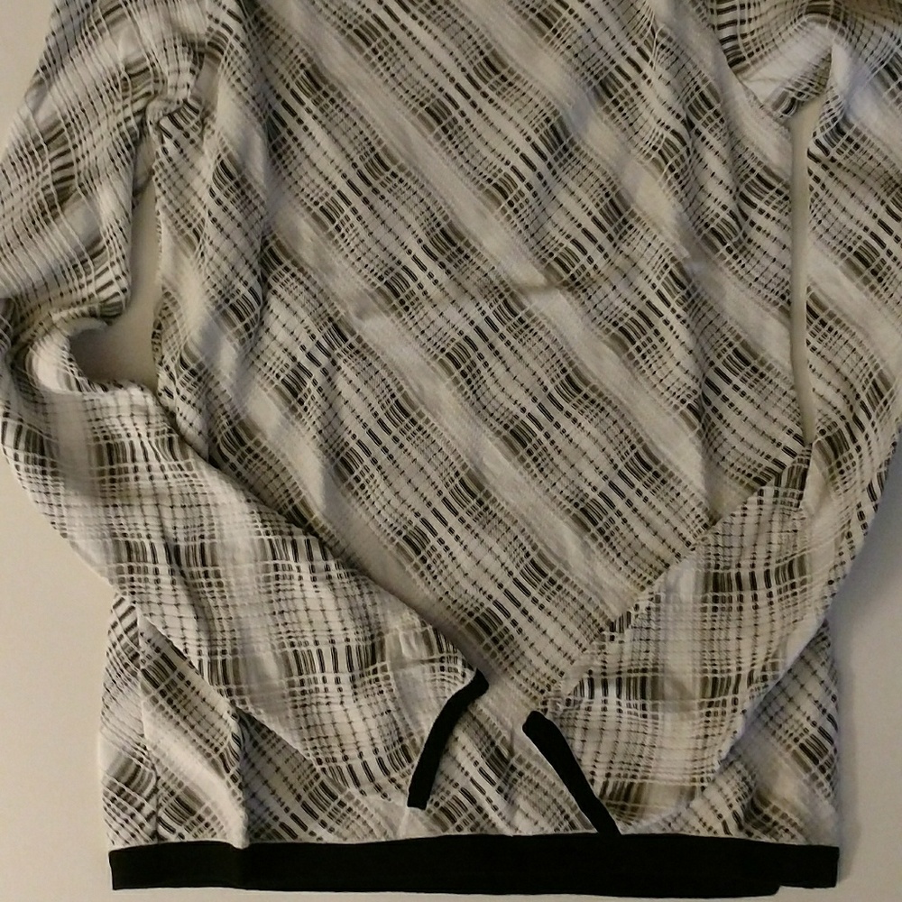 Top - Picture 2 of 2