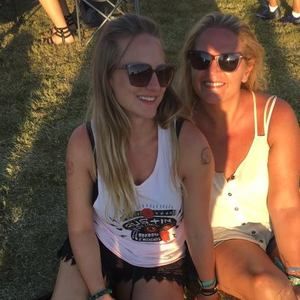 Meet your Posher, Crystal