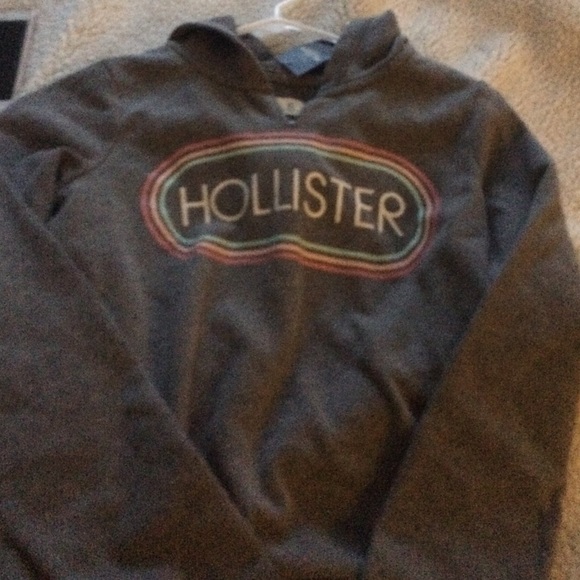 NWT Hollister Sweatshirt - Picture 1 of 3