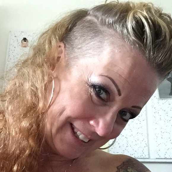 Meet your Posher, Lori - Picture 1 of 1