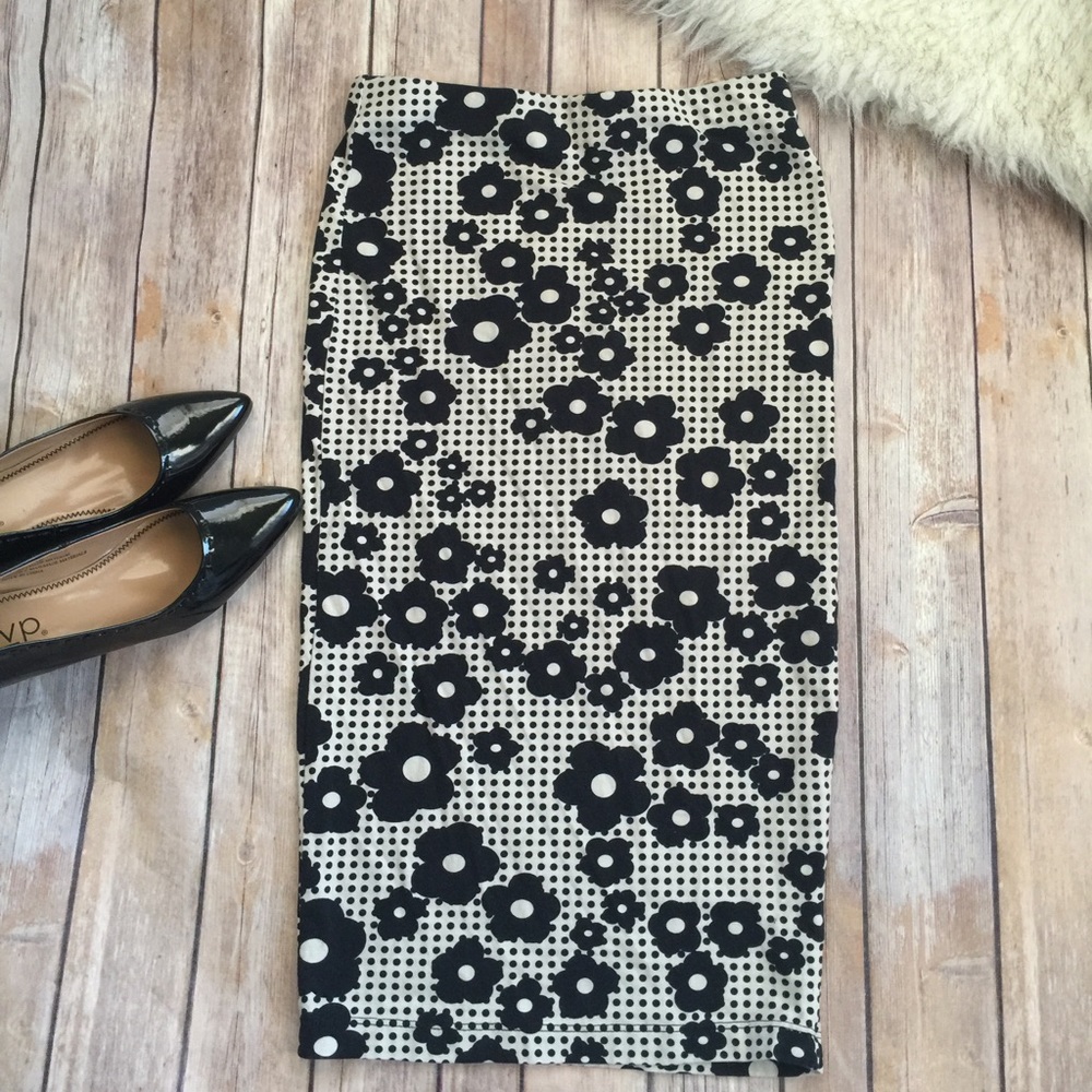 Black flower skirt