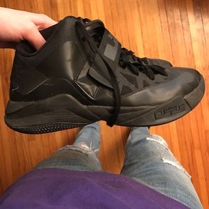 Lebron soldiers size 13 good condition