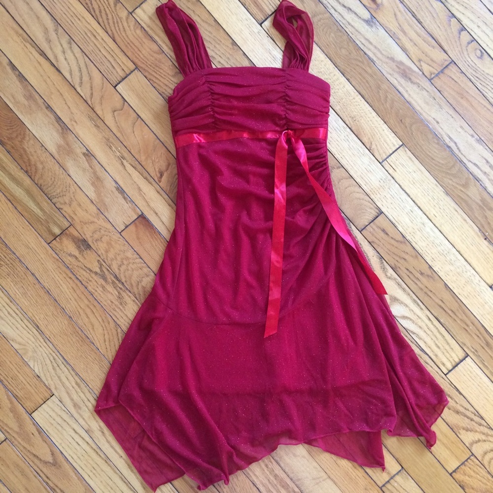**Alternate location** Cute sparkly red dress