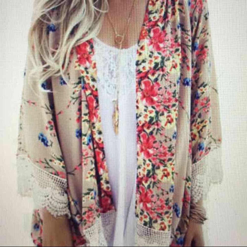Pretty Boho Floral Vintage Kimono NWT