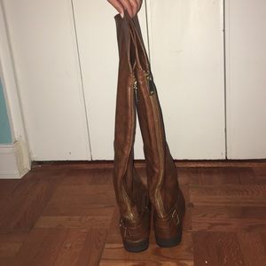 Adorable high boots!