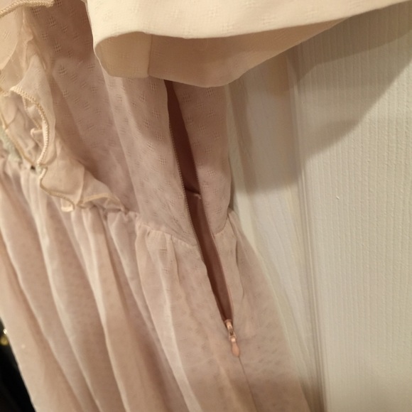 (Sold) Junior girl light pink dress size S - Picture 3 of 4