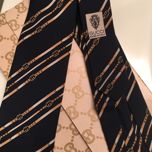 ⭐️GUCCI Tie⭐️ - Picture 2 of 2