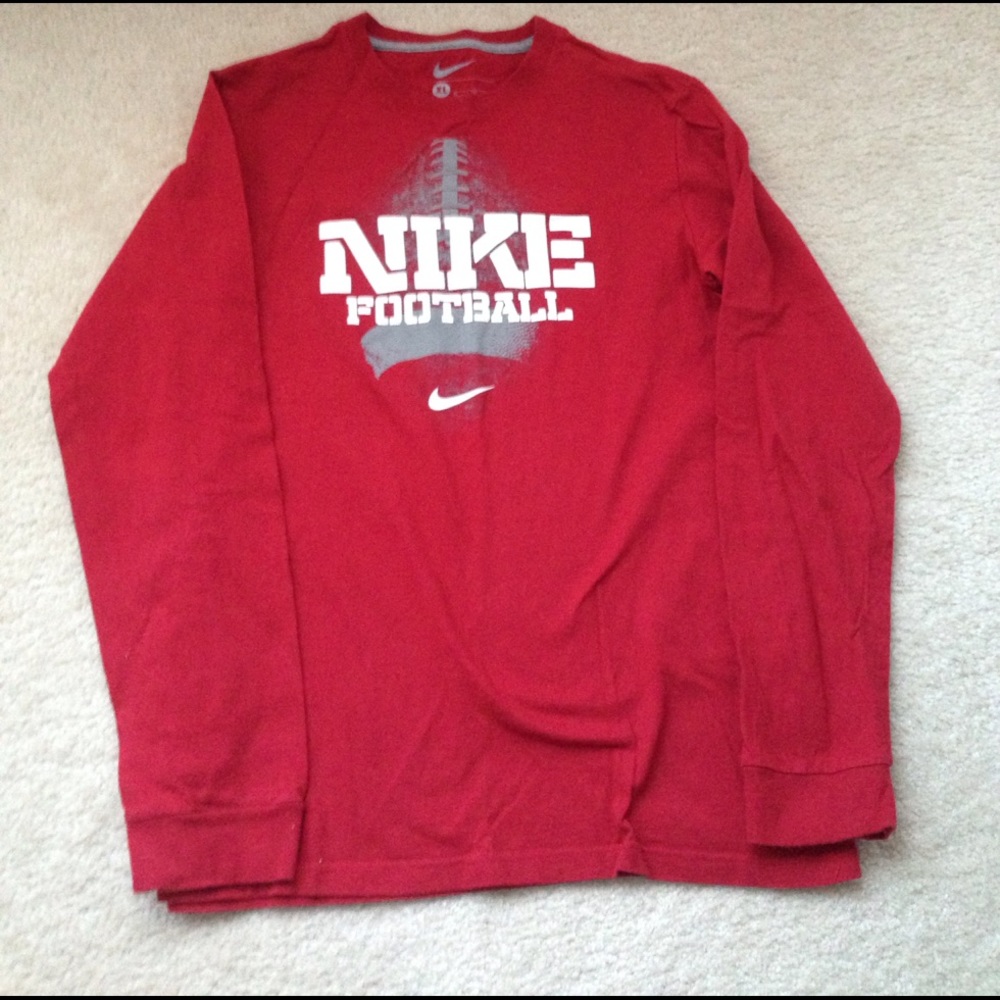 Nike boys long sleeve shirt.size XL