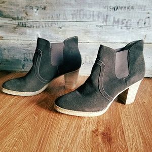 🎈Suede leather booties! 🎈