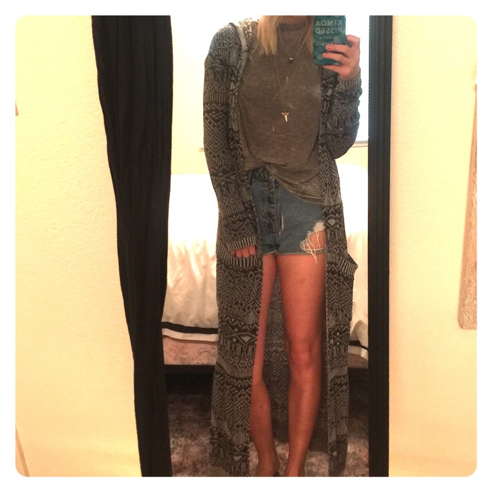 Long sleeve knit cardigan